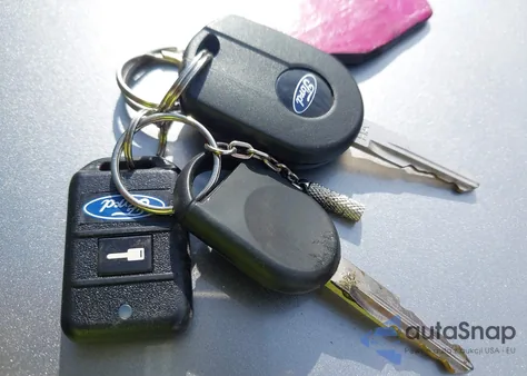 2010 Ford Escape Xlt from USA, damaged, VIN 1FMCU0D7XAKA34862